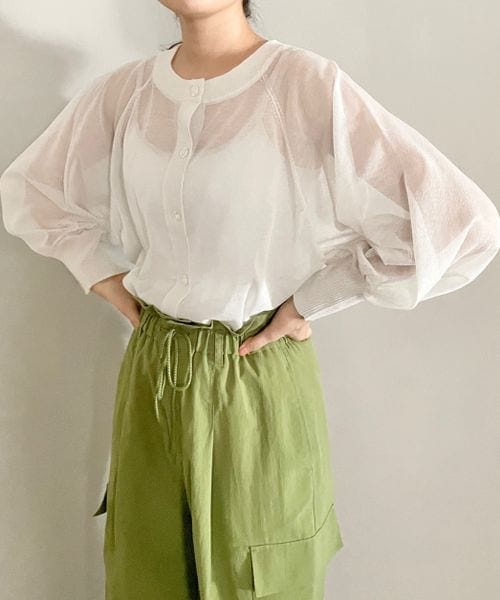 LOWRYS FARM(ローリーズファーム)の「シアーボリュームスリーブカーデロングスリーブ*(トップス・オフ05/ブラック09/ベージュ52/ブルー82・F)」の1枚目の写真