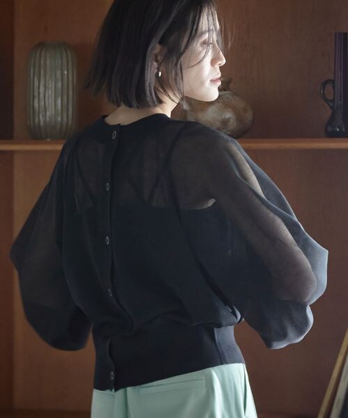LOWRYS FARM(ローリーズファーム)の「シアーボリュームスリーブカーデロングスリーブ*(トップス・オフ05/ブラック09/ベージュ52/ブルー82・F)」の12枚目の写真