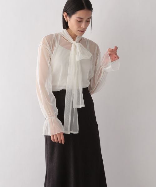 LOWRYS FARM（ローリーズファーム）の「シアーボウタイロングスリーブ（トップス・オフ05/ブラック09/ブルー82・F）」の16枚目の写真