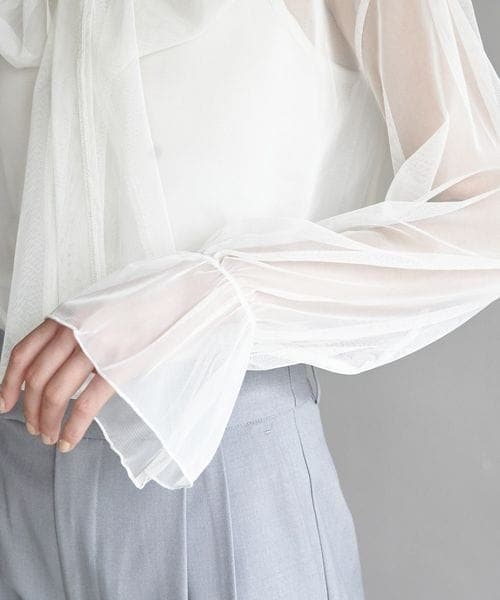 LOWRYS FARM（ローリーズファーム）の「シアーボウタイロングスリーブ（トップス・オフ05/ブラック09/ブルー82・F）」の11枚目の写真