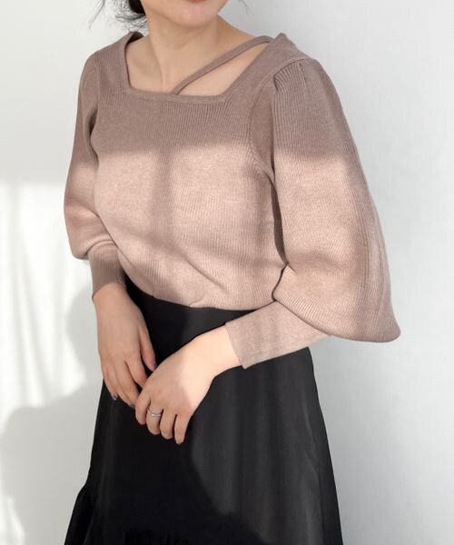 LOWRYS FARM（ローリーズファーム）の「パワショルニットプルオーバーロングスリーブ（トップス・アイボリー08/ブラック09/ピンク25/ベージュ52・FREE）」の17枚目の写真