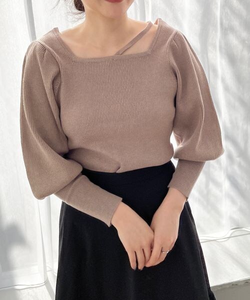 LOWRYS FARM（ローリーズファーム）の「パワショルニットプルオーバーロングスリーブ（トップス・アイボリー08/ブラック09/ピンク25/ベージュ52・FREE）」の2枚目の写真