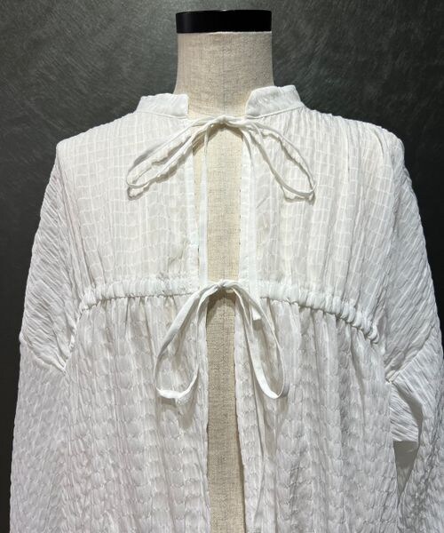 PAGEBOY（ページボーイ）の「フロントリボンチュニックブラウス（トップス・オフホワイト05/ブラック09/イエロー71・F）」の21枚目の写真