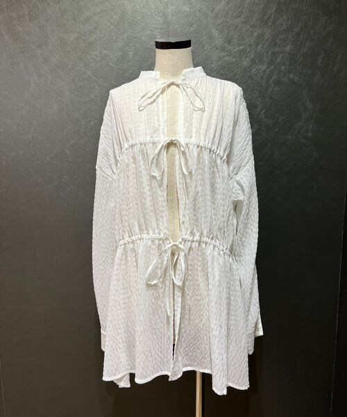 PAGEBOY（ページボーイ）の「フロントリボンチュニックブラウス（トップス・オフホワイト05/ブラック09/イエロー71・F）」の18枚目の写真