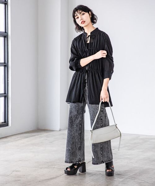 PAGEBOY（ページボーイ）の「フロントリボンチュニックブラウス（トップス・オフホワイト05/ブラック09/イエロー71・F）」の10枚目の写真