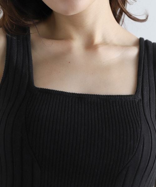 PAGEBOY(ページボーイ)の「スクエアネックニットタンク(トップス・オフホワイト05/ブラック09/チャコール18/イエロー71/ミント81・F)」の19枚目の写真