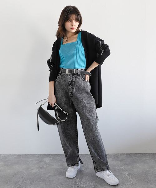 PAGEBOY(ページボーイ)の「スクエアネックニットタンク(トップス・オフホワイト05/ブラック09/チャコール18/イエロー71/ミント81・F)」の14枚目の写真