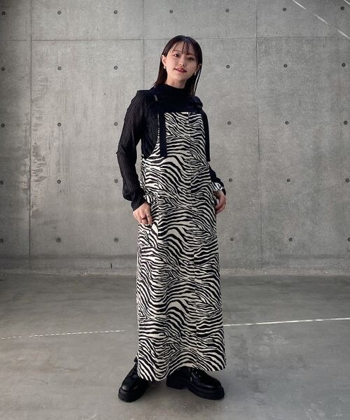 PAGEBOY（ページボーイ）の「ラメシアープリーツプルオーバー（トップス・オフホワイト05/ブラック09/ラベンダー92・F）」の6枚目の写真