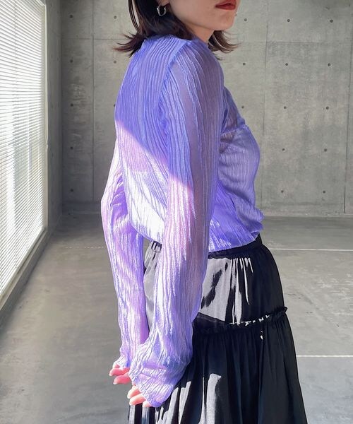 PAGEBOY（ページボーイ）の「ラメシアープリーツプルオーバー（トップス・オフホワイト05/ブラック09/ラベンダー92・F）」の3枚目の写真