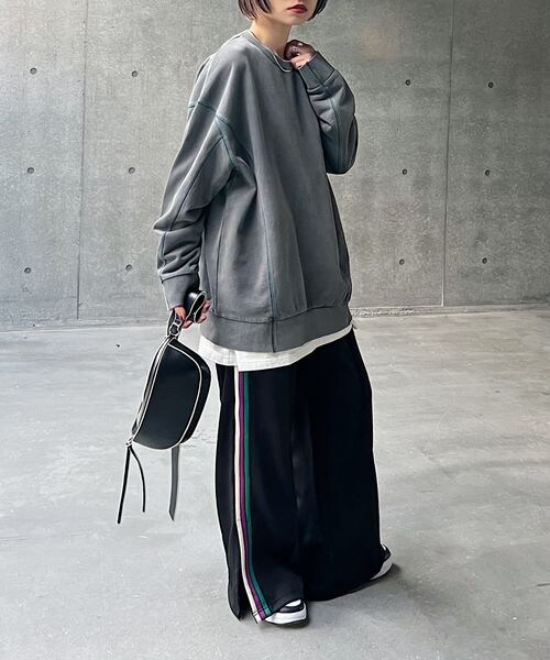 PAGEBOY（ページボーイ）の「カラーステッチBIGスウェット（トップス・オフホワイト05/チャコール18/オートミール50/ラベンダー92・F）」の10枚目の写真