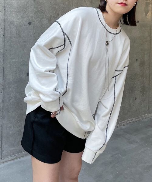 PAGEBOY（ページボーイ）の「カラーステッチBIGスウェット（トップス・オフホワイト05/チャコール18/オートミール50/ラベンダー92・F）」の4枚目の写真