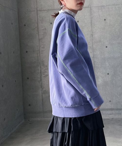 PAGEBOY（ページボーイ）の「カラーステッチBIGスウェット（トップス・オフホワイト05/チャコール18/オートミール50/ラベンダー92・F）」の16枚目の写真
