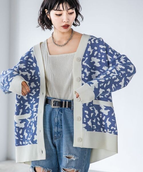 PAGEBOY（ページボーイ）の「WジャガードアソートVカーディガン（トップス・モノトーン柄01/ブラック09/ブルー柄80・F）」の3枚目の写真