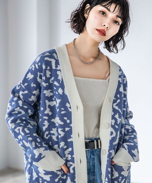 PAGEBOY（ページボーイ）の「WジャガードアソートVカーディガン（トップス・モノトーン柄01/ブラック09/ブルー柄80・F）」の16枚目の写真