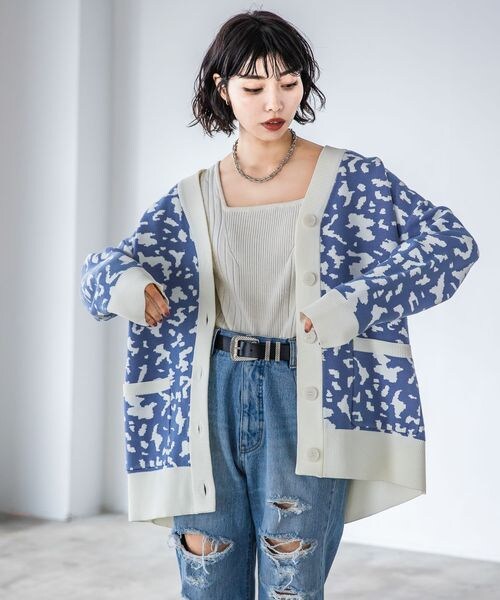 PAGEBOY（ページボーイ）の「WジャガードアソートVカーディガン（トップス・モノトーン柄01/ブラック09/ブルー柄80・F）」の14枚目の写真