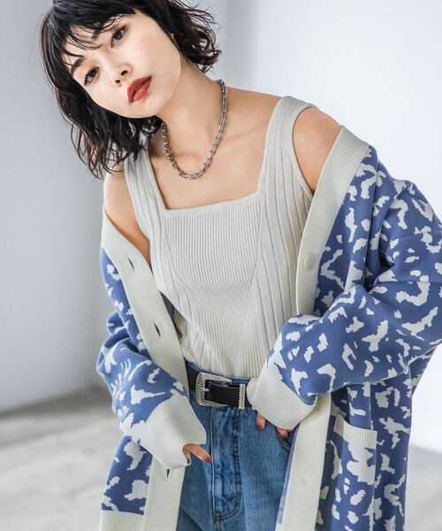 PAGEBOY（ページボーイ）の「WジャガードアソートVカーディガン（トップス・モノトーン柄01/ブラック09/ブルー柄80・F）」の12枚目の写真