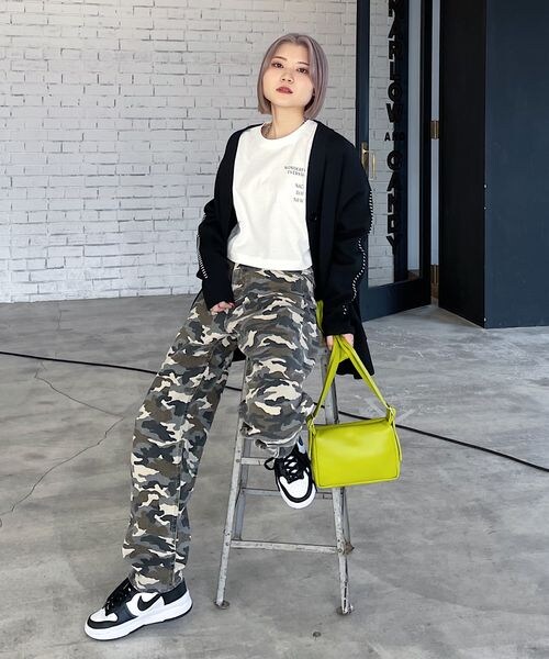 PAGEBOY（ページボーイ）の「WジャガードアソートVカーディガン（トップス・モノトーン柄01/ブラック09/ブルー柄80・F）」の10枚目の写真