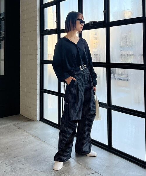 PAGEBOY（ページボーイ）の「ドロストスリーブブラウス（トップス・オフホワイト05/ブラック09/グレージュ12/ブルー86・F）」の12枚目の写真