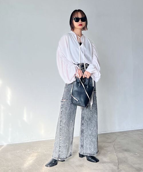 PAGEBOY（ページボーイ）の「ドロストスリーブブラウス（トップス・オフホワイト05/ブラック09/グレージュ12/ブルー86・F）」の18枚目の写真