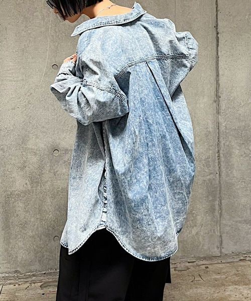 PAGEBOY（ページボーイ）の「デニムスナップルーズシャツ（トップス・ブラックケミカル08/ブルー82/インディゴ87・F）」の11枚目の写真