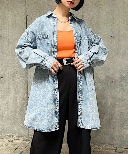 PAGEBOY（ページボーイ）の「デニムスナップルーズシャツ（トップス・ブラックケミカル08/ブルー82/インディゴ87・F）」の12枚目の写真