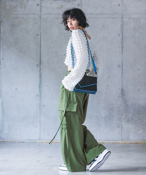 PAGEBOY(ページボーイ)の「クリアカーゴスラックス(パンツ・オフホワイト05/ブラック09/カーキ78・F)」の16枚目の写真