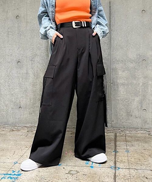 PAGEBOY(ページボーイ)の「クリアカーゴスラックス(パンツ・オフホワイト05/ブラック09/カーキ78・F)」の8枚目の写真