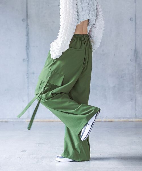 PAGEBOY(ページボーイ)の「クリアカーゴスラックス(パンツ・オフホワイト05/ブラック09/カーキ78・F)」の14枚目の写真