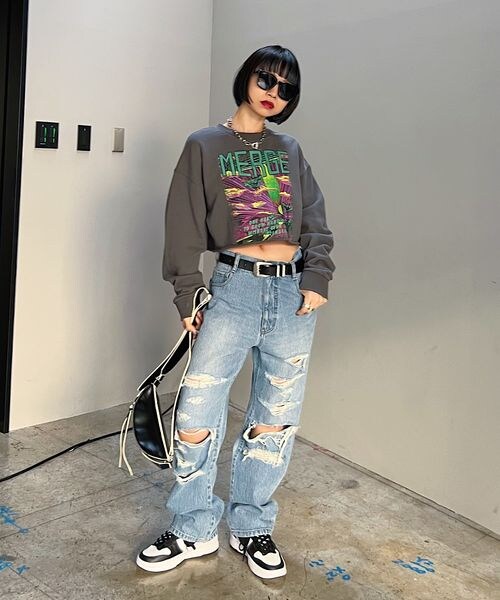 PAGEBOY(ページボーイ)の「ダメージクラシックデニム(パンツ・ブラックケミカル08/サックス82・24inch/25inch/26inch/27inch)」の13枚目の写真