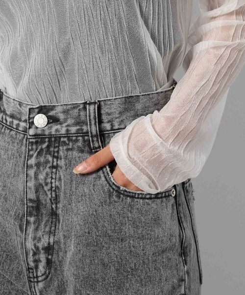 PAGEBOY(ページボーイ)の「ダメージクラシックデニム(パンツ・ブラックケミカル08/サックス82・24inch/25inch/26inch/27inch)」の19枚目の写真