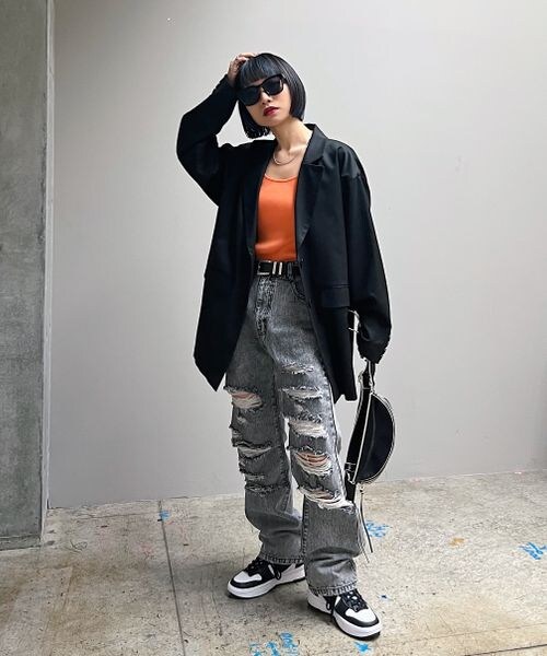 PAGEBOY(ページボーイ)の「ダメージクラシックデニム(パンツ・ブラックケミカル08/サックス82・24inch/25inch/26inch/27inch)」の7枚目の写真