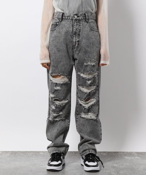 PAGEBOY(ページボーイ)の「ダメージクラシックデニム(パンツ・ブラックケミカル08/サックス82・24inch/25inch/26inch/27inch)」の14枚目の写真