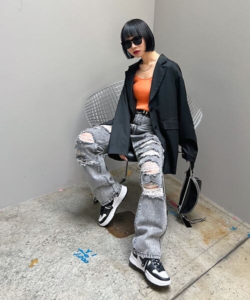 PAGEBOY(ページボーイ)の「ダメージクラシックデニム(パンツ・ブラックケミカル08/サックス82・24inch/25inch/26inch/27inch)」の5枚目の写真