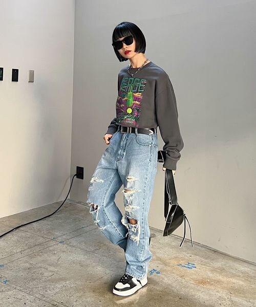 PAGEBOY(ページボーイ)の「ダメージクラシックデニム(パンツ・ブラックケミカル08/サックス82・24inch/25inch/26inch/27inch)」の11枚目の写真