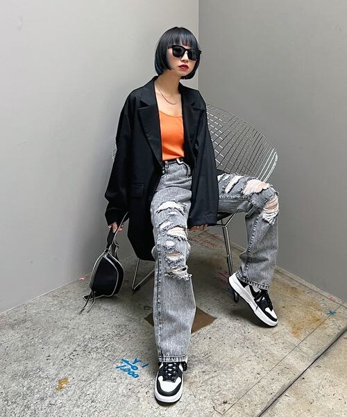 PAGEBOY(ページボーイ)の「ダメージクラシックデニム(パンツ・ブラックケミカル08/サックス82・24inch/25inch/26inch/27inch)」の6枚目の写真