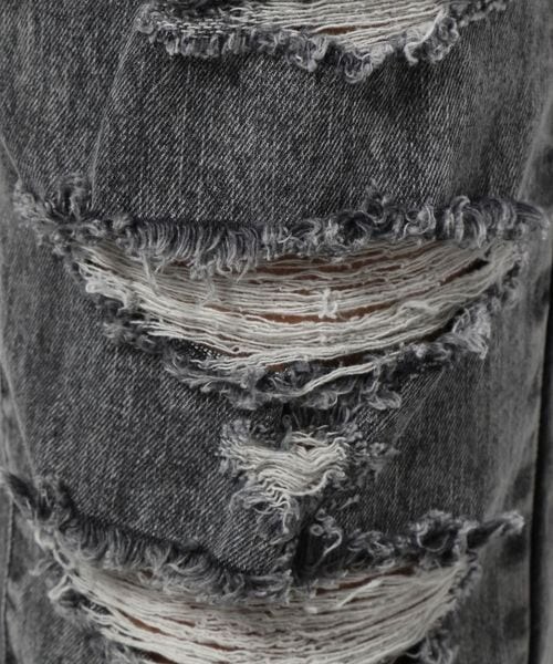 PAGEBOY(ページボーイ)の「ダメージクラシックデニム(パンツ・ブラックケミカル08/サックス82・24inch/25inch/26inch/27inch)」の21枚目の写真