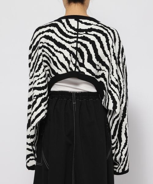 PAGEBOY（ページボーイ）の「マルチWAYボレロカーディガン（トップス・オフホワイト05/ゼブラ08/ブラック09/ラベンダー92・F）」の22枚目の写真