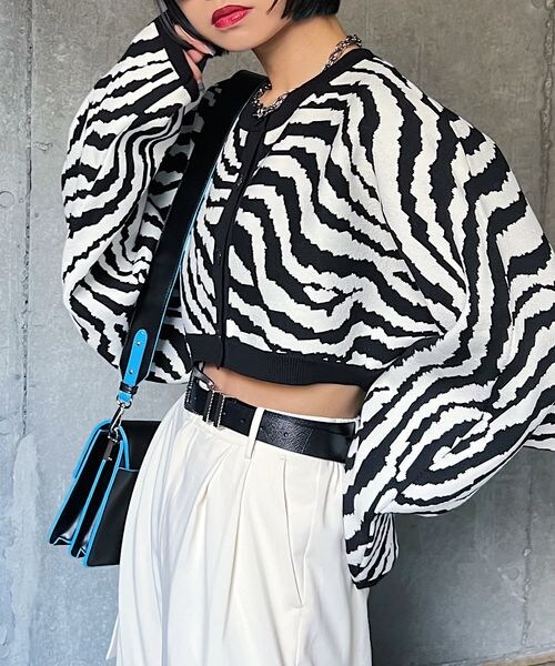 PAGEBOY（ページボーイ）の「マルチWAYボレロカーディガン（トップス・オフホワイト05/ゼブラ08/ブラック09/ラベンダー92・F）」の2枚目の写真