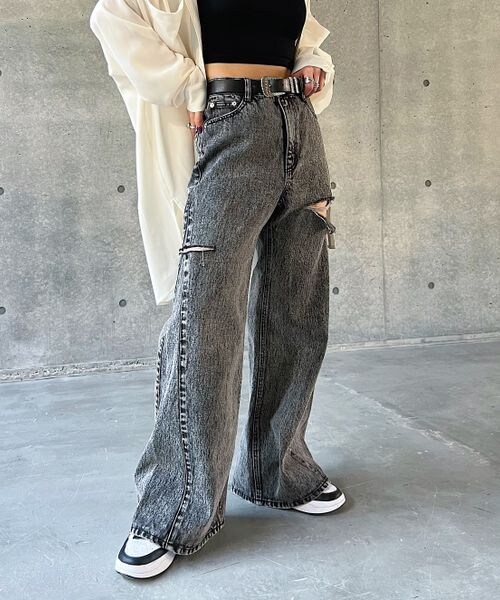 PAGEBOY（ページボーイ）の「フルワイドダメージデニム（パンツ・ブラックケミカル08/サックス82・25inch/26inch）」の3枚目の写真