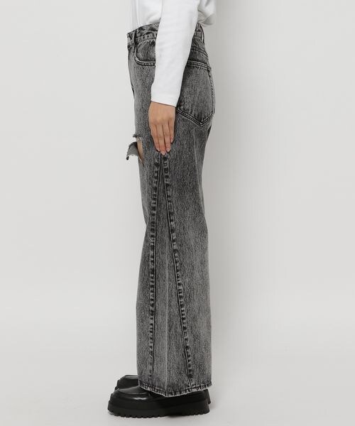 PAGEBOY（ページボーイ）の「フルワイドダメージデニム（パンツ・ブラックケミカル08/サックス82・25inch/26inch）」の12枚目の写真