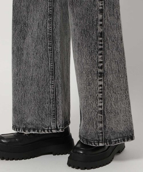 PAGEBOY（ページボーイ）の「フルワイドダメージデニム（パンツ・ブラックケミカル08/サックス82・25inch/26inch）」の18枚目の写真
