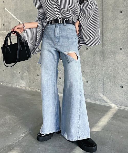 PAGEBOY（ページボーイ）の「フルワイドダメージデニム（パンツ・ブラックケミカル08/サックス82・25inch/26inch）」の2枚目の写真