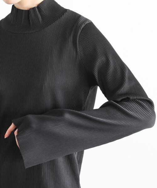 PAGEBOY（ページボーイ）の「リップルプリーツフレアスリーブ（トップス・オフホワイト05/ブラック09/ピンク25/ブルー86・F）」の18枚目の写真