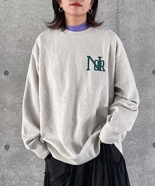 PAGEBOY（ページボーイ）の「クラックカレッジBIGスウェット（トップス・ブラック09/オートミール50/ターコイズ79・F）」の2枚目の写真