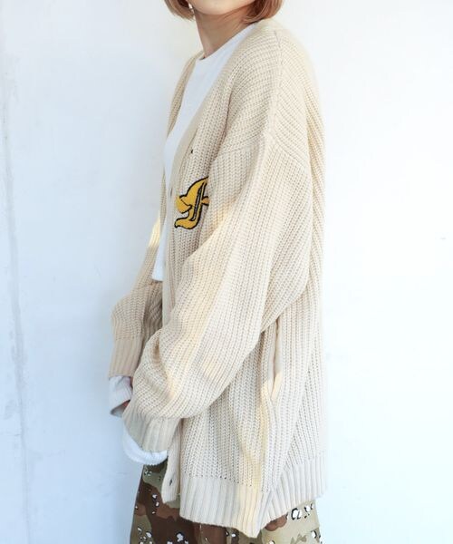 PAGEBOY（ページボーイ）の「サガラシシュウロゴカーデ（トップス・レディース・チャコール18/クリーム52/イエロー65/ライトブルー82・FREE）」の18枚目の写真