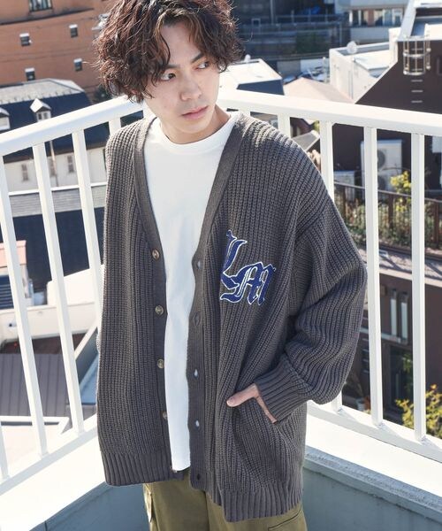 PAGEBOY（ページボーイ）の「サガラシシュウロゴカーデ（トップス・レディース・チャコール18/クリーム52/イエロー65/ライトブルー82・FREE）」の11枚目の写真