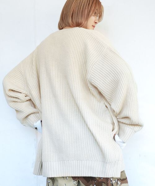 PAGEBOY（ページボーイ）の「サガラシシュウロゴカーデ（トップス・レディース・チャコール18/クリーム52/イエロー65/ライトブルー82・FREE）」の19枚目の写真