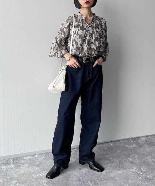 PAGEBOY（ページボーイ）の「ソフトレースジャガードブラウス（トップス・レディース・オフホワイト05/ブラック09/グレージュ12・F）」の19枚目の写真