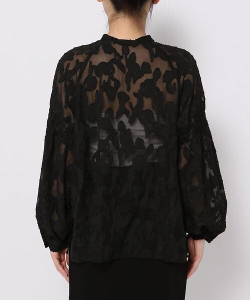 PAGEBOY（ページボーイ）の「ソフトレースジャガードブラウス（トップス・レディース・オフホワイト05/ブラック09/グレージュ12・F）」の22枚目の写真