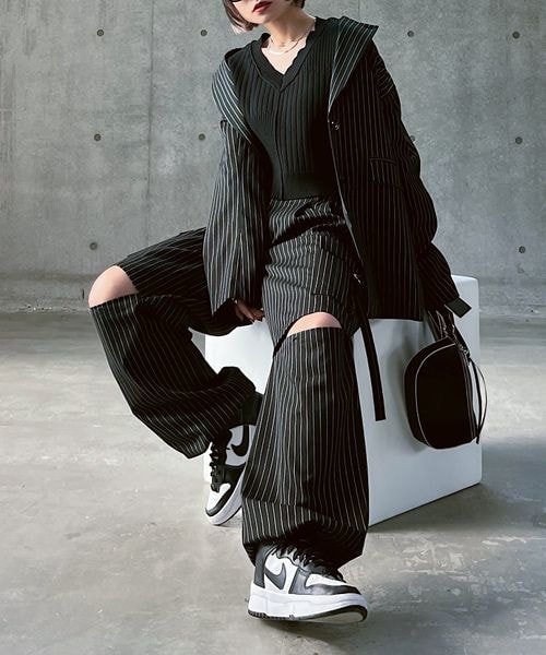 PAGEBOY（ページボーイ）の「ローライズカーゴパンツ（パンツ・レディース・ピンストライプ08/ブラック09/グレージュ12・F）」の3枚目の写真